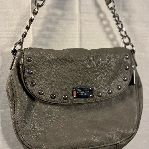 Michael Kors gray shoulder purse with chain - Picture 1 of 11